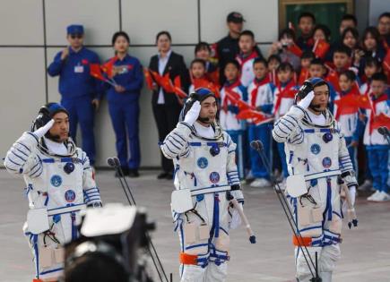 Despegue de la Nave Espacial China Shenzhou-18 hacia la Estación Espacial Tiangong