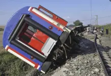 Condena a funcionarios ferroviarios por accidente de tren en Turqu&iacute;a