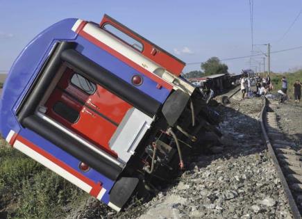 Condena a funcionarios ferroviarios por accidente de tren en Turquía