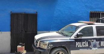 Corren a polis municipales de  La Paz