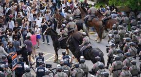 Policía repliega a los estudiantes propalestinos