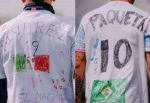 Entrenamiento del West Ham con camisetas diseñadas por niños