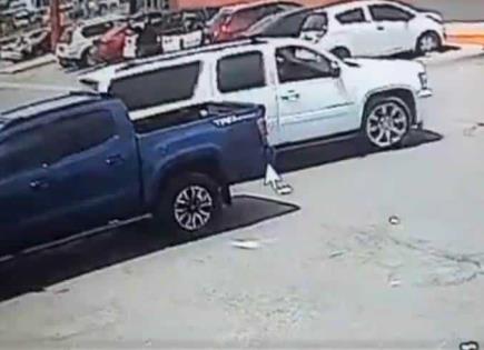 Captan a sujetos en camioneta robando en estacionamiento de la 57
