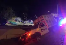 Estaquita choca en la Ju&aacute;rez y Salvador Nava