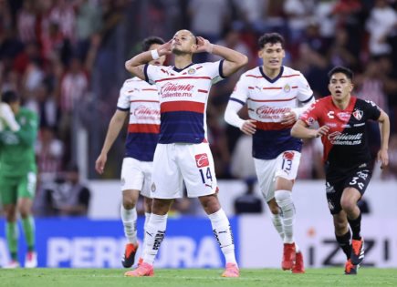 Chivas derrota a Atlas en el Clásico Tapatío