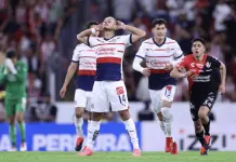 Polémica victoria de Chivas en el Estadio Jalisco Polémica victoria de Chivas en el Estadio Jalisco
