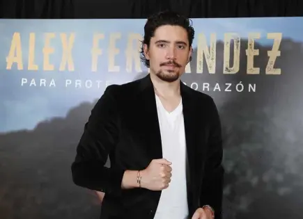 Alex Fernández pospone concierto en Uruapan por respeto a Carlos Manzo