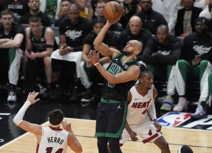 Triunfo de los Celtics de Boston sobre el Heat de Miami en los playoffs de la NBA