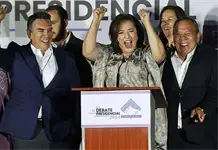 Todav&iacute;a anda buscando los dientes la candidata de enfrente X&oacute;chitl G&aacute;lvez