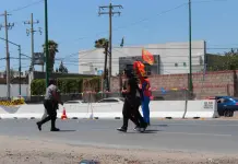 Realizan labores de tr&aacute;nsito ante falta de puente peatonal