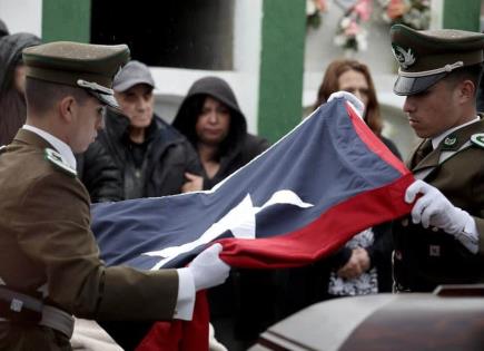 El sur de Chile celebra emotivos funerales para los tres policías asesinados