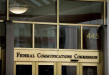 FCC impone sanciones a empresas de telefonía celular por compartir ubicación de clientes FCC impone sanciones a empresas de telefonía celular por compartir ubicación de clientes