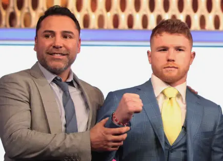 Óscar de la Hoya se burla de Canelo Álvarez tras su derrota en Las Vegas