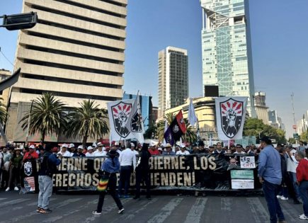 Organizaciones Sindicales Marchan al Zócalo por Mejoras Laborales