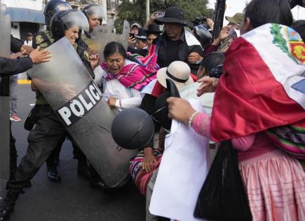 Familiares de víctimas en Perú exigen justicia por protestas