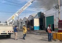 Video | Sofocan incendio en bodega de la colonia Gálvez