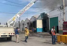 Video | Sofocan incendio en bodega de la colonia Gálvez
