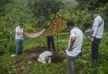 Recuperan dos cuerpos de víctimas de desaparición forzada de hace 30 años en Colombia