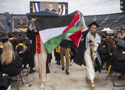 Protesta en Gaza interrumpe ceremonia de graduación en Michigan