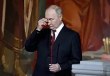 Ceremonia de Pascua en la Catedral de Moscú Ceremonia de Pascua en la Catedral de Moscú