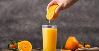 Beneficios y precauciones al consumir jugo de naranja