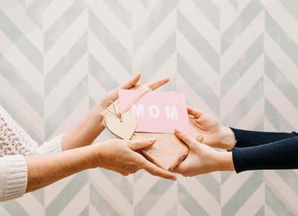 Consejos Financieros para Celebrar el Día de las Madres