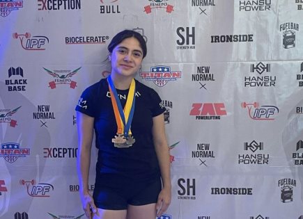 Récord Nacional de Powerlifting: Ana Sophia Arriola Vargas