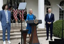 Jaime J&aacute;quez Jr. en la Casa Blanca con Joe Biden