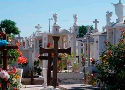 Familias visitan cementerios en el Día de los Padres