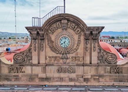 Foto del día | El reloj inmóvil del Palacio