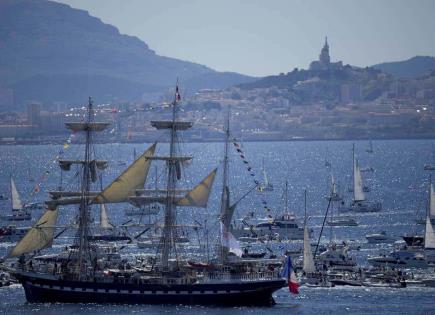 Llegada del velero Belem con la llama de los Juegos Olímpicos a Marsella