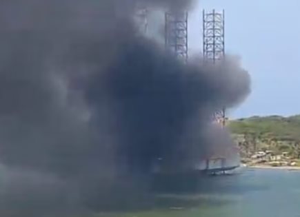 Incendio en plataforma petrolera de Alvarado, Veracruz