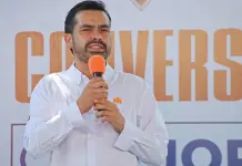 No pasar&iacute;a examen de prepa y fue presidente, responde M&aacute;ynez a Fox