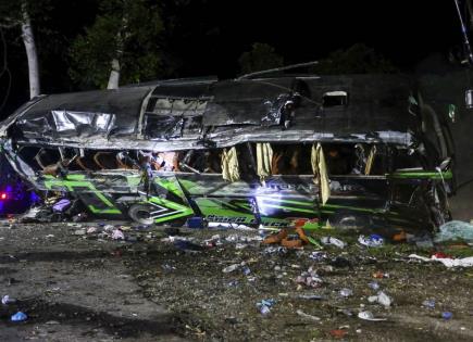 Tragedia en Indonesia por accidente de autobús