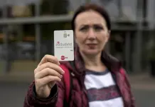 Pol&eacute;mica por ayudas en tarjetas a migrantes en Alemania