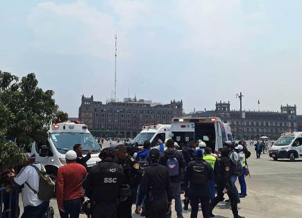 Policías heridos tras lanzamiento de cohetes por estudiantes de Ayotzinapa en Ciudad de México