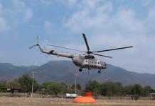 Helicóptero de Semar combate incendio forestal en Tamaulipas