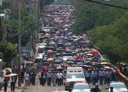 Cientos de maestros de la CNTE inician paro y plantón en Oaxaca