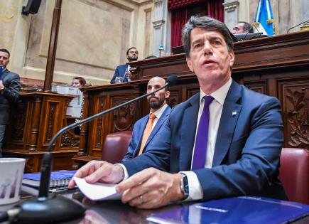 Jefe de gabinete argentino atribuye a su gestión evitar crisis bajo presidencia de Milei