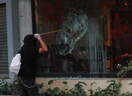 Manifestantes propalestinos vandalizan negocios durante protesta en Ciudad de México