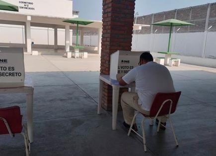 Emiten voto anticipado los internos del penal