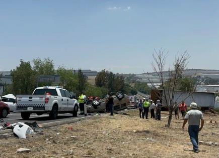 Accidente con múltiples vehículos en autopista Chamapa-Lechería