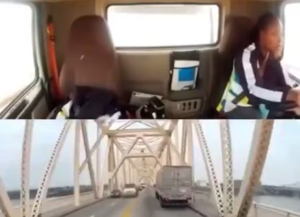 Accidente de camión en puente de Louisville, Kentucky