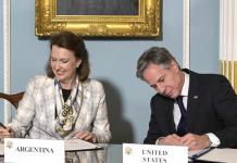 Argentina y Estados Unidos firman memor&aacute;ndum para restablecer di&aacute;logo estrat&eacute;gico