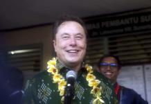 Elon Musk inaugura servicio satelital en Indonesia