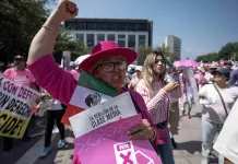 Marea Rosa protesta en el Tribunal Electoral