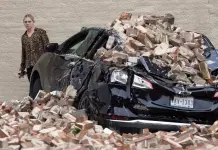 Restablecimiento de electricidad tras tormentas en Houston