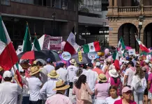 Vale m&aacute;s media hora de sol que seis a&ntilde;os m&aacute;s de poder de Morena Marea Rosa en SLP