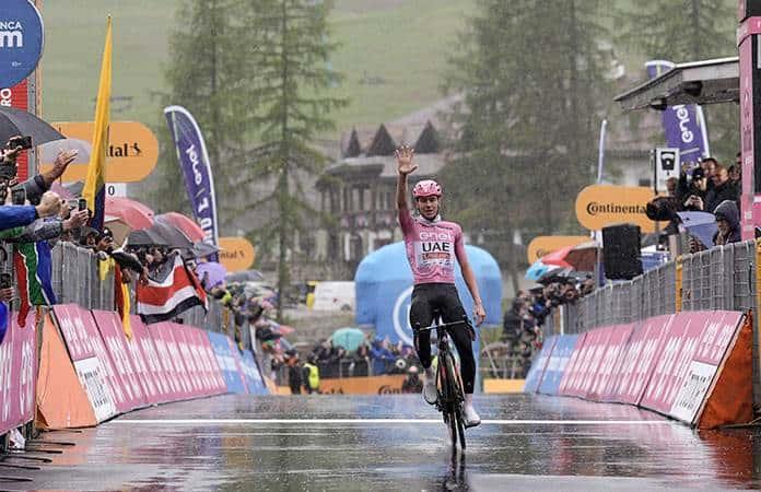 Pogacar, más líder en el Giro