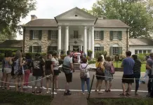 Juez en Tennessee detiene subasta de Graceland